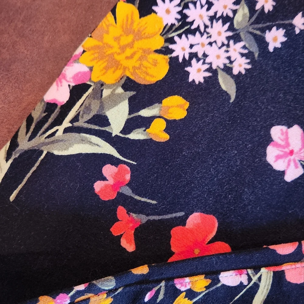 Old Navy Pixie Floral Pants - Picture 2 of 10